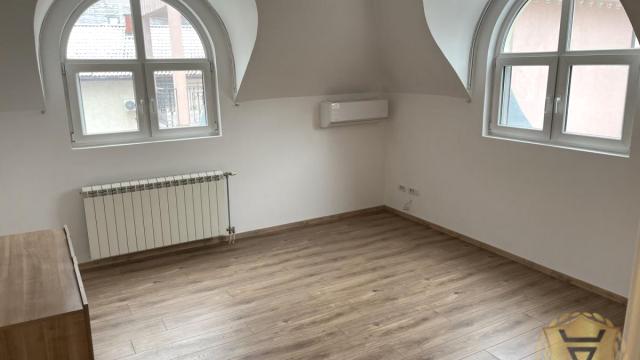 Kuća, Petosoban, Izdavanje, 220m2, Hotel M, Voždovac, Bilećka