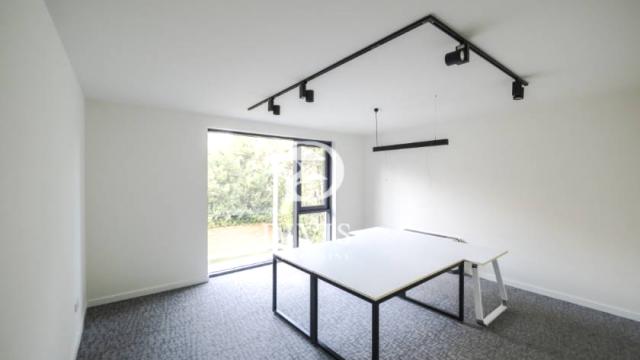 Poslovni prostor, Petosoban i veći, Izdavanje, 268m2, Sime Lozanića