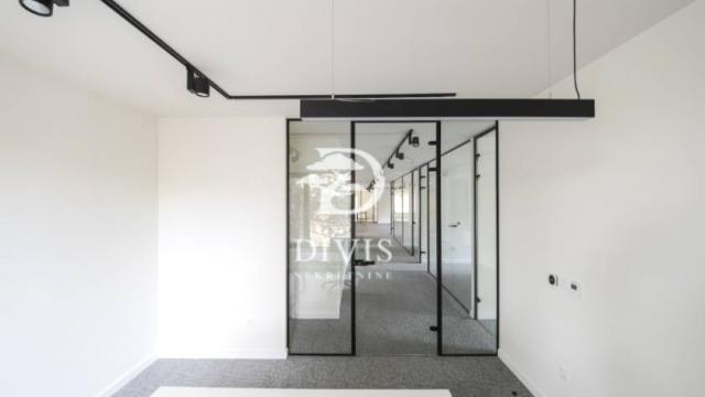 Poslovni prostor, Petosoban i veći, Izdavanje, 268m2, Sime Lozanića