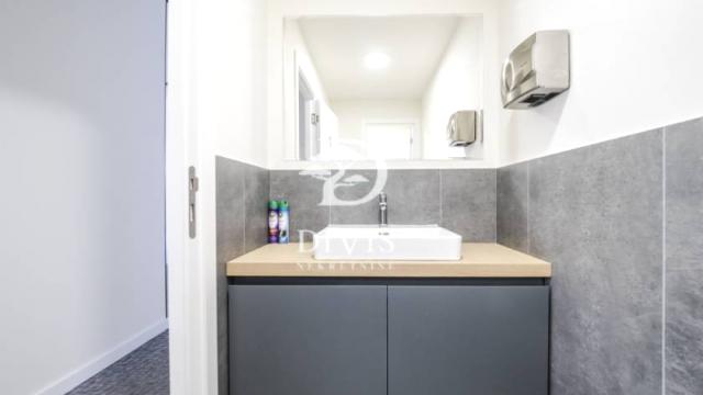 Poslovni prostor, Petosoban i veći, Izdavanje, 268m2, Sime Lozanića