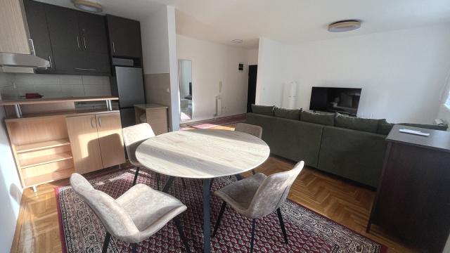 Stan, Dvosoban, Izdavanje, 56m2, Podujevska