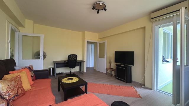 Stan, Trosoban, Izdavanje, 72m2, Durmitorska