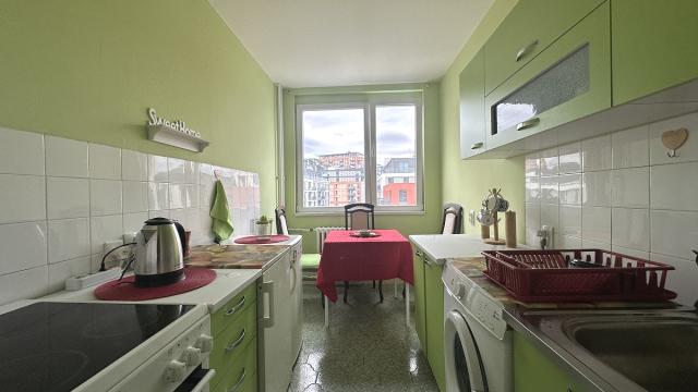 Stan, Trosoban, Izdavanje, 72m2, Durmitorska