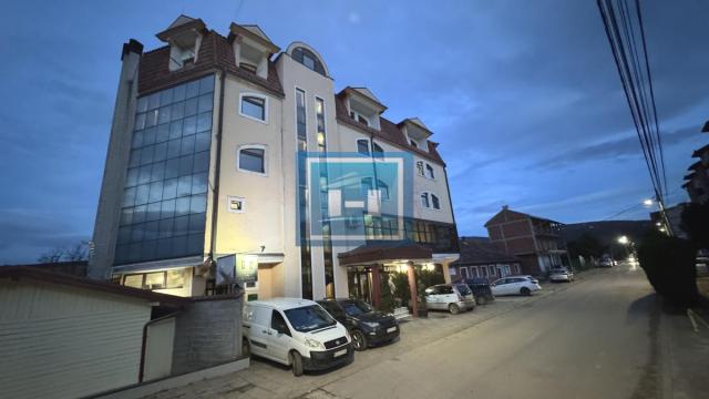 Poslovni prostor, Prodaja, 1560m2, Centar, Gradska lokacija, Despotovac