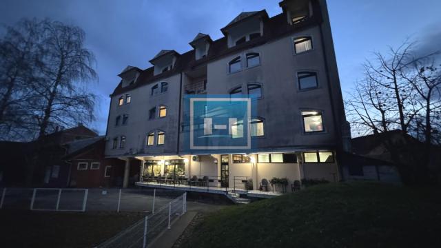 Poslovni prostor, Prodaja, 1560m2, Centar, Gradska lokacija, Despotovac