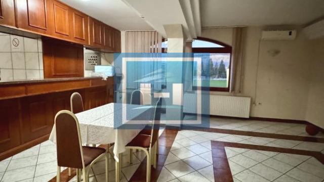 Poslovni prostor, Prodaja, 1560m2, Centar, Gradska lokacija, Despotovac