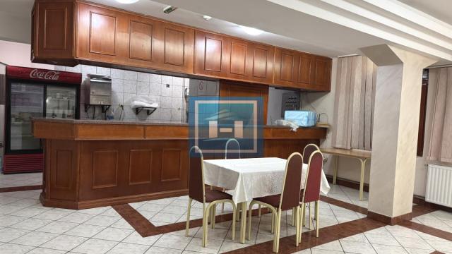 Poslovni prostor, Prodaja, 1560m2, Centar, Gradska lokacija, Despotovac