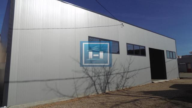 Poslovni prostor, Izdavanje, 550m2, Gloždak, Gradska lokacija, Paraćin