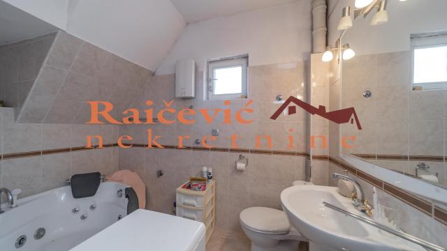 Stan, Prodaja, 214m2, Centar, Zemun, Gospodska