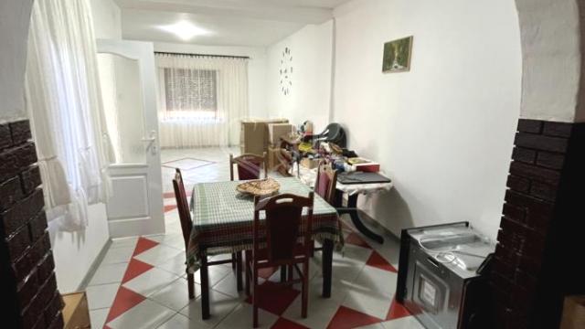 Kuća, Dvoiposoban, Prodaja, 122m2, Svetozar Miletić, Okolno mesto, Sombor