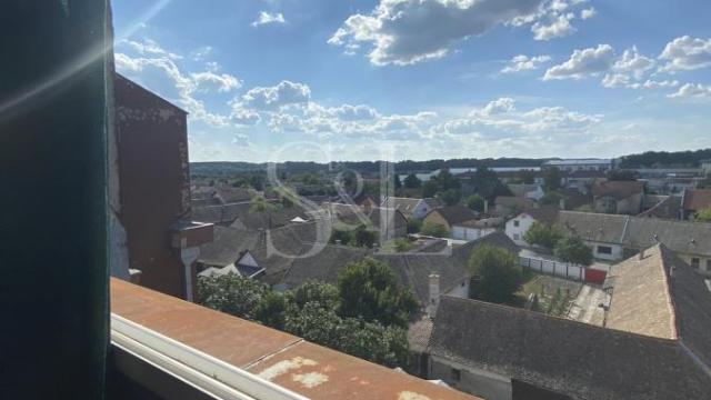 Stan, Dvoiposoban, Prodaja, 77m2, Centar, Gradska lokacija, Apatin