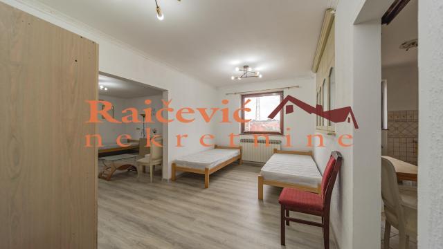 Kuća, Izdavanje, 500m2, Učiteljsko naselje, Zvezdara, Uciteljska