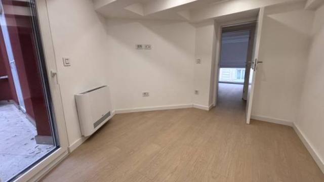 Poslovni prostor, Petosoban i veći, Izdavanje, 115m2, Karađorđeva