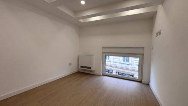 Poslovni prostor, Petosoban i veći, Izdavanje, 115m2, Karađorđeva