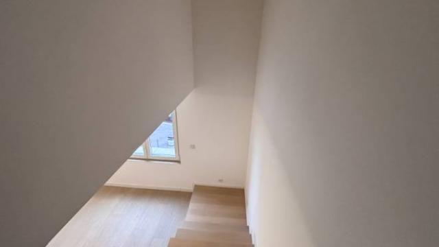 Poslovni prostor, Petosoban i veći, Izdavanje, 115m2, Karađorđeva