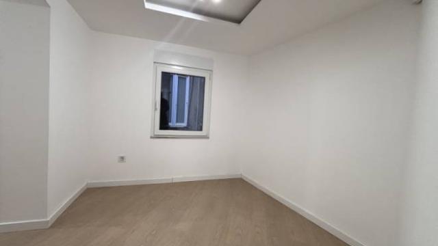 Poslovni prostor, Petosoban i veći, Izdavanje, 115m2, Karađorđeva