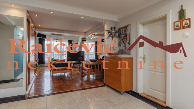 Stan, Petosoban, Prodaja, 158m2, Karadjordjev trg, Zemun, 22. oktobra