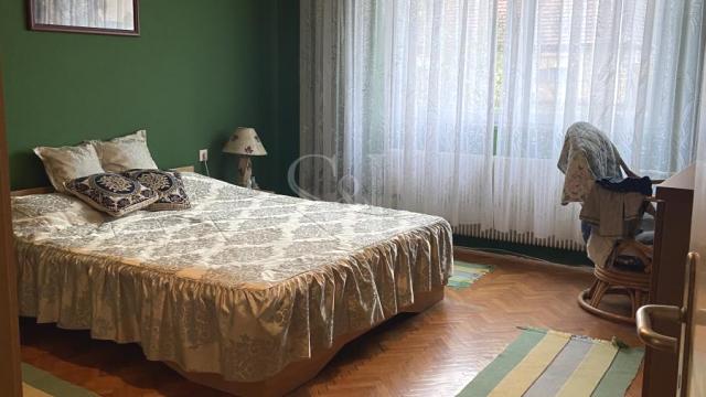 Kuća, Prodaja, 215m2, Mlake, Gradska lokacija, Sombor