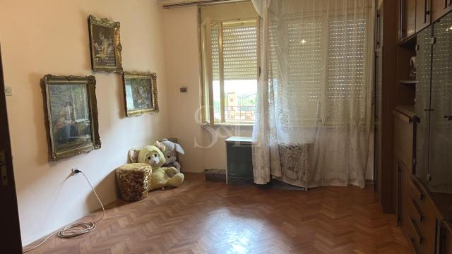 Kuća, četvorosoban, Prodaja, 250m2, Selenča, Gradska lokacija, Sombor