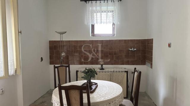 Kuća, četvorosoban, Prodaja, 250m2, Selenča, Gradska lokacija, Sombor