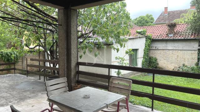 Kuća, četvorosoban, Prodaja, 250m2, Selenča, Gradska lokacija, Sombor
