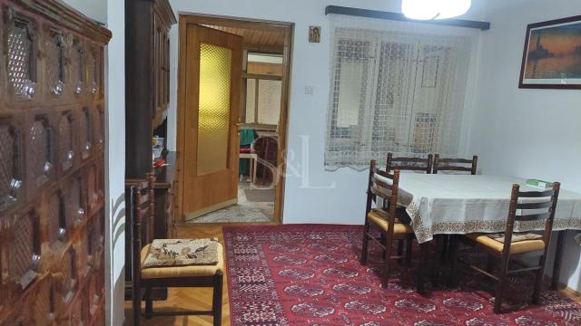 Kuća, Petosoban, Prodaja, 282m2, Josićko naselje, Gradska lokacija, Sombor