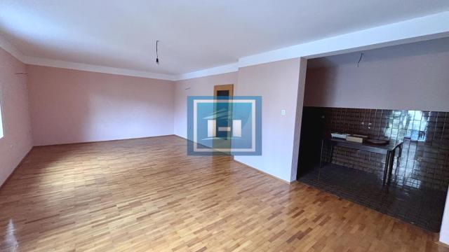 Kuća, Prodaja, 300m2, Budžino brdo, Gradska lokacija, Jagodina