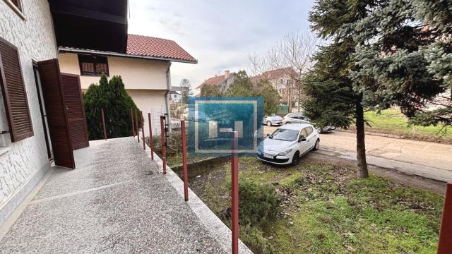 Kuća, Prodaja, 300m2, Budžino brdo, Gradska lokacija, Jagodina