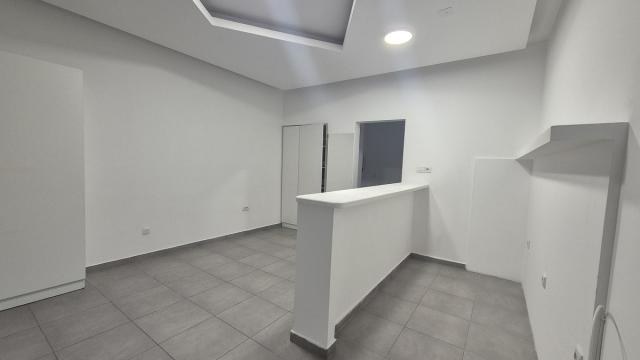 Poslovni prostor, Dvosoban, Izdavanje, 52m2, Braće Jugovića