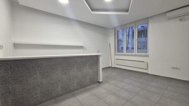 Poslovni prostor, Dvosoban, Izdavanje, 52m2, Braće Jugovića