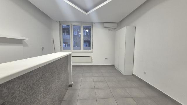 Poslovni prostor, Dvosoban, Izdavanje, 52m2, Braće Jugovića
