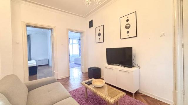 Stan, četvorosoban, Izdavanje, 91m2, Maršala Birjuzova