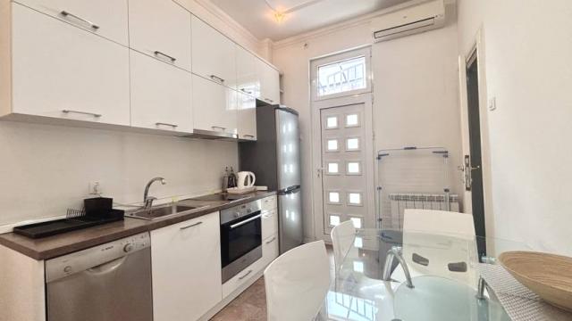 Stan, četvorosoban, Izdavanje, 91m2, Maršala Birjuzova