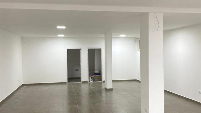 Poslovni prostor, Jednosoban, Izdavanje, 90m2, Borča Greda, Palilula, Zrenjaninski put