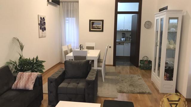 Stan, Troiposoban, Izdavanje, 100m2, Crveni krst, Vračar, Gajeva