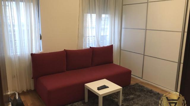 Stan, Troiposoban, Izdavanje, 100m2, Crveni krst, Vračar, Gajeva