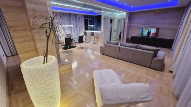 Stan, Trosoban, Izdavanje, 148m2, Velisava Vulovića