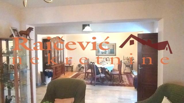 Kuća, Prodaja, 354m2, Vrčin, Grocka, Skadarlijska