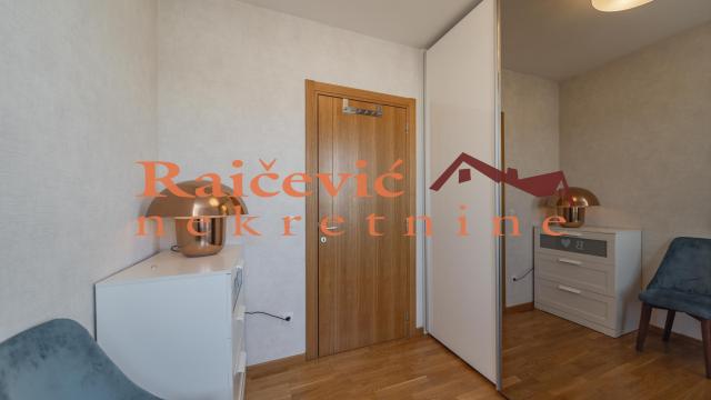 Stan, četvorosoban, Izdavanje, 98m2, Crveni krst, Vračar, Gajeva