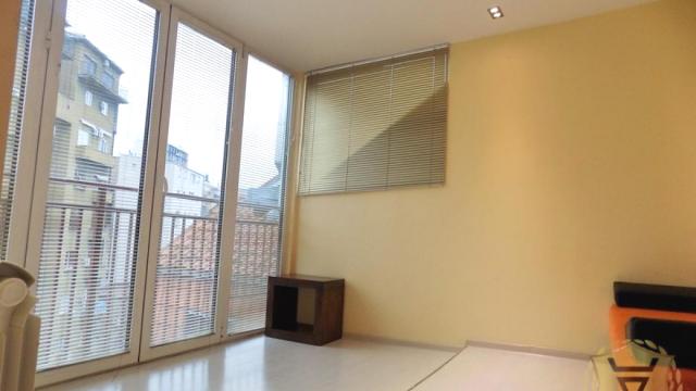 Stan, Troiposoban, Izdavanje, 94m2, Ekonomski fakultet, Savski venac, Pop Lukina