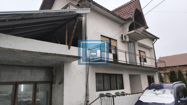 Kuća, Petosoban, Prodaja, 291m2, Gradska lokacija, Ćuprija