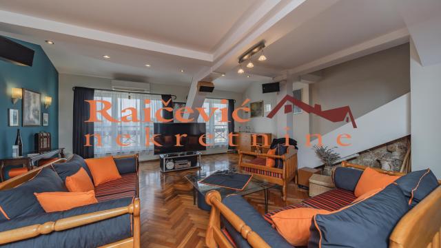 Stan, Petosoban, Prodaja, 158m2, Karadjordjev trg, Zemun, 22. oktobra