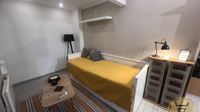 Stan, Jednosoban, Izdavanje, 25m2, Hotel Moskva, Stari grad, Dečanska