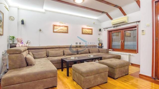 Stan, četvorosoban, Prodaja, 104m2, Gundulićev venac, Stari grad, Šantićeva