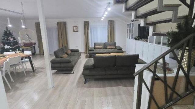 Kuća, Prodaja, 236m2, Barajevo (mesto), Barajevo, Svetosavska