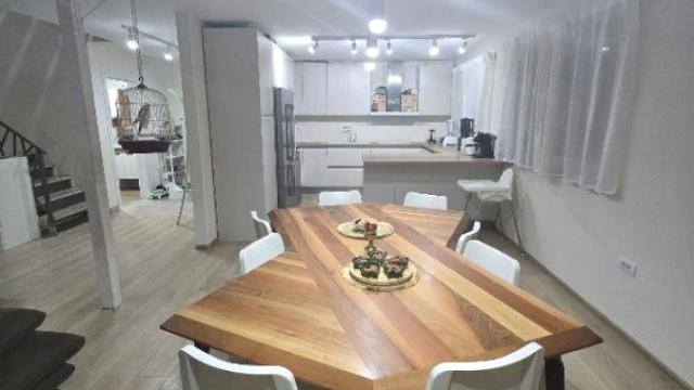 Kuća, Prodaja, 236m2, Barajevo (mesto), Barajevo, Svetosavska