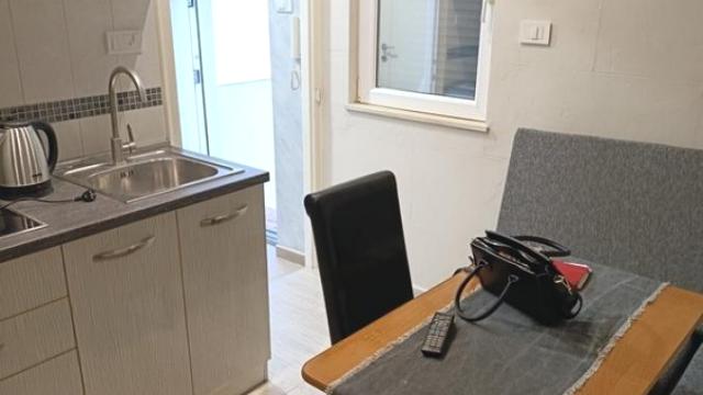 Stan, Jednoiposoban, Izdavanje, 25m2, Centar, Stari grad, Đure Daničića