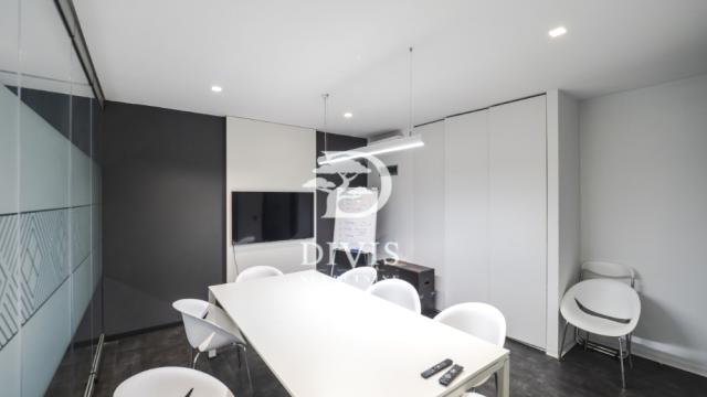 Poslovni prostor, Petosoban i veći, Izdavanje, 303m2, Knićaninova