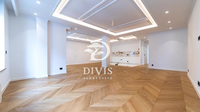 Stan, četvorosoban, Prodaja, 228m2, Stojana Protića