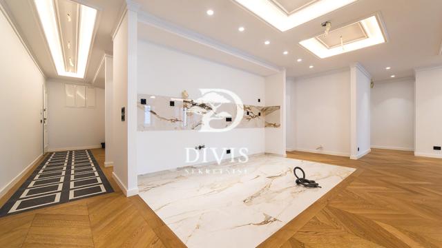 Stan, četvorosoban, Prodaja, 228m2, Stojana Protića